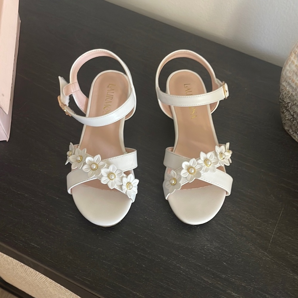 Girls dress sandals